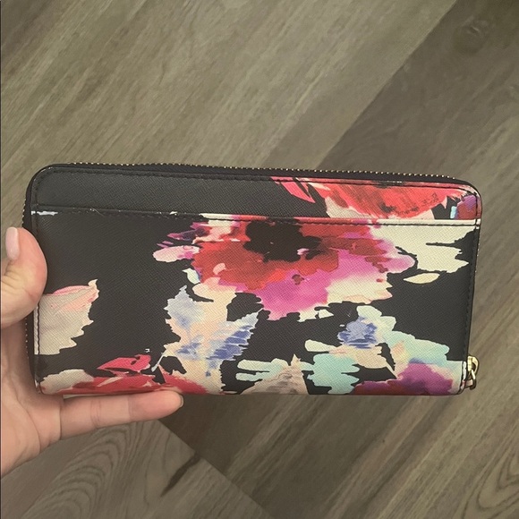 Kate Spade Red and Black Floral Wallet large size - Picture 4 of 12
